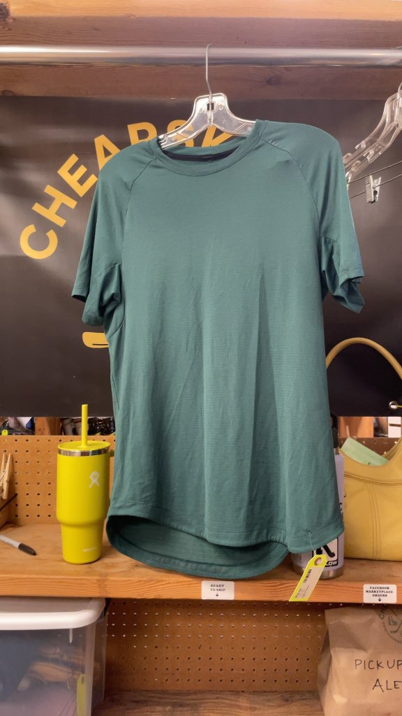 Lululemon Men's Green Short Sleeve Shirt - Size M
