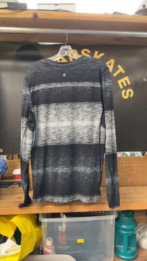 Lululemon Men's Long Sleeve Athletic Shirt - Black/Grey - Size Large