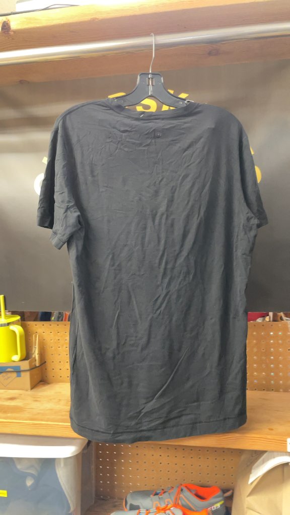Lululemon Men's V-Neck T-Shirt - Black - Size Large