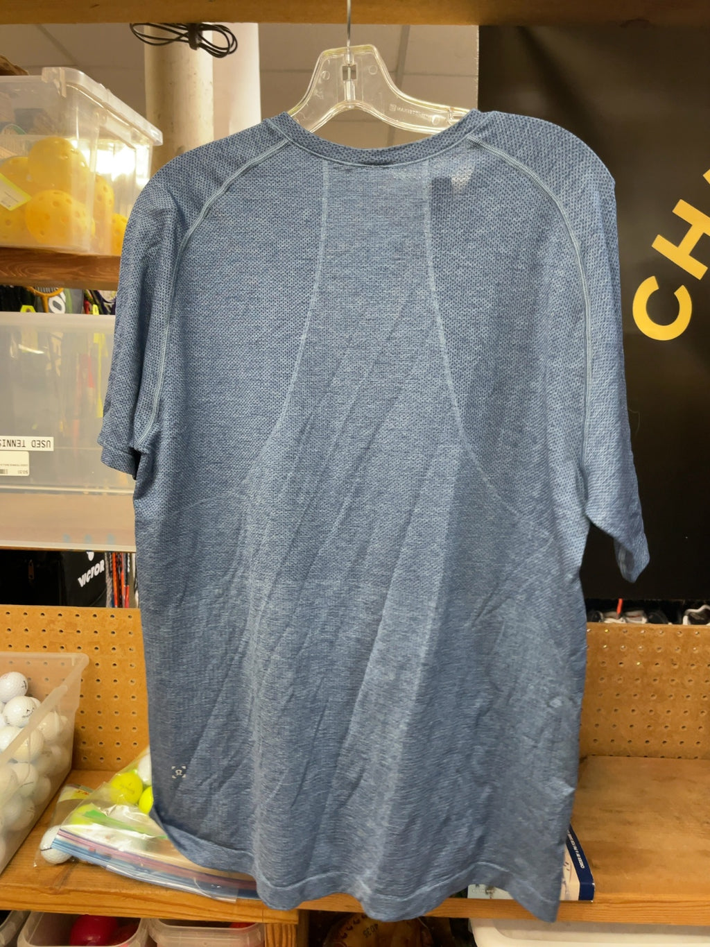 Lululemon Metal Vent Tech Size Large Blue T-Shirt