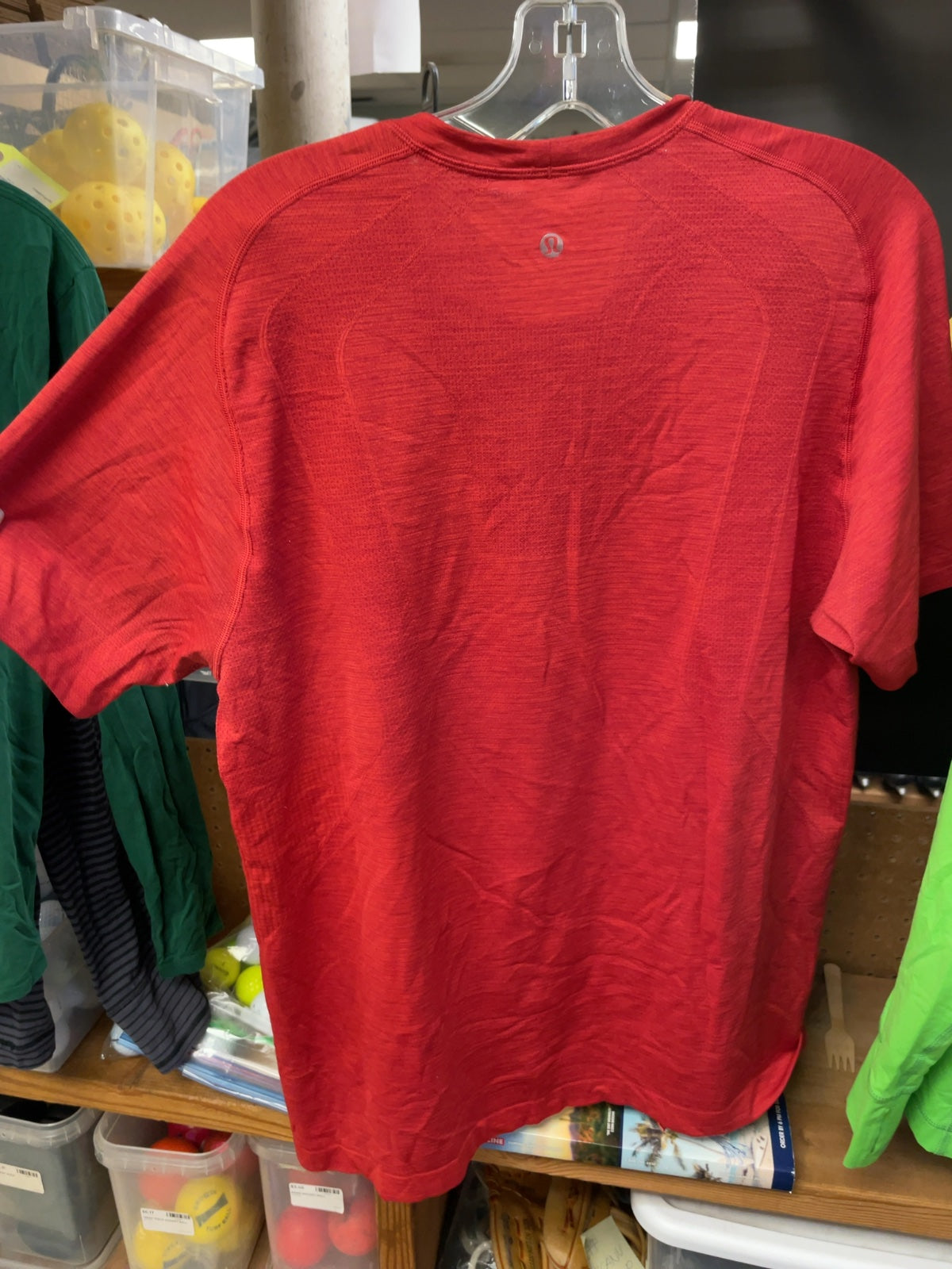 Lululemon Metal Vent Tech Size Medium Red T-Shirt