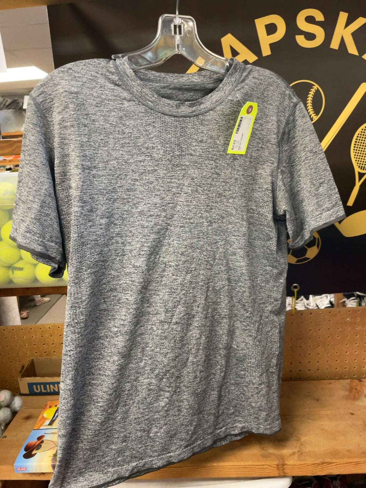 Lululemon Metal Vent Tech Size XL? Short Sleeve Shirt Grey
