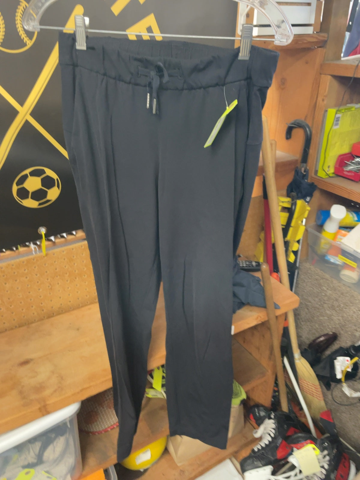 Lululemon On the Fly Pant Size 4 Black