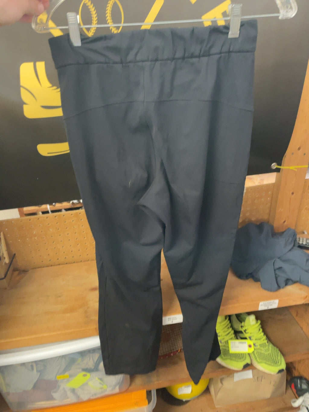 Lululemon On the Fly Pant Size 4 Black