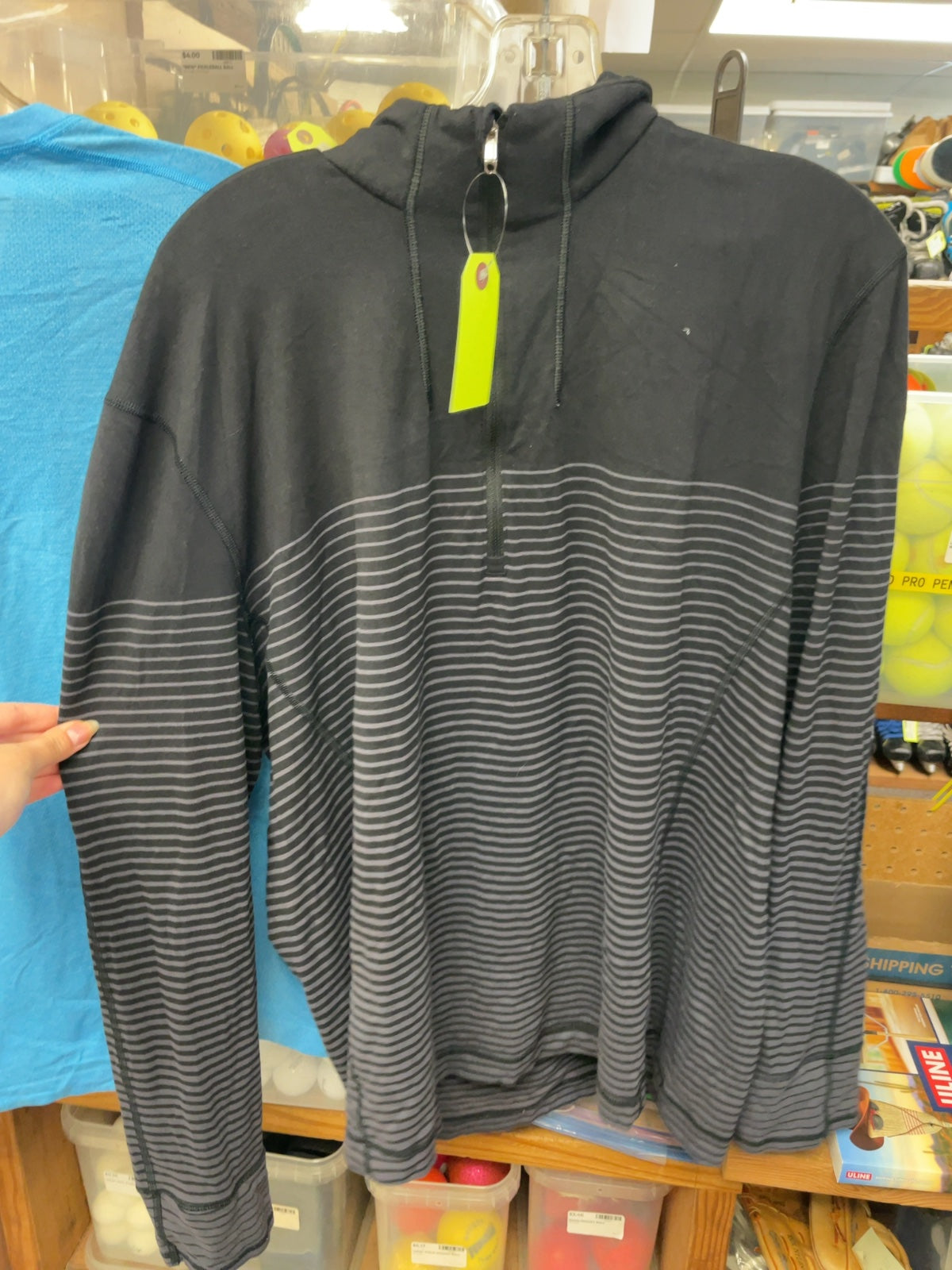 Lululemon Quarter-Zip Size Large Black/Grey Pullover