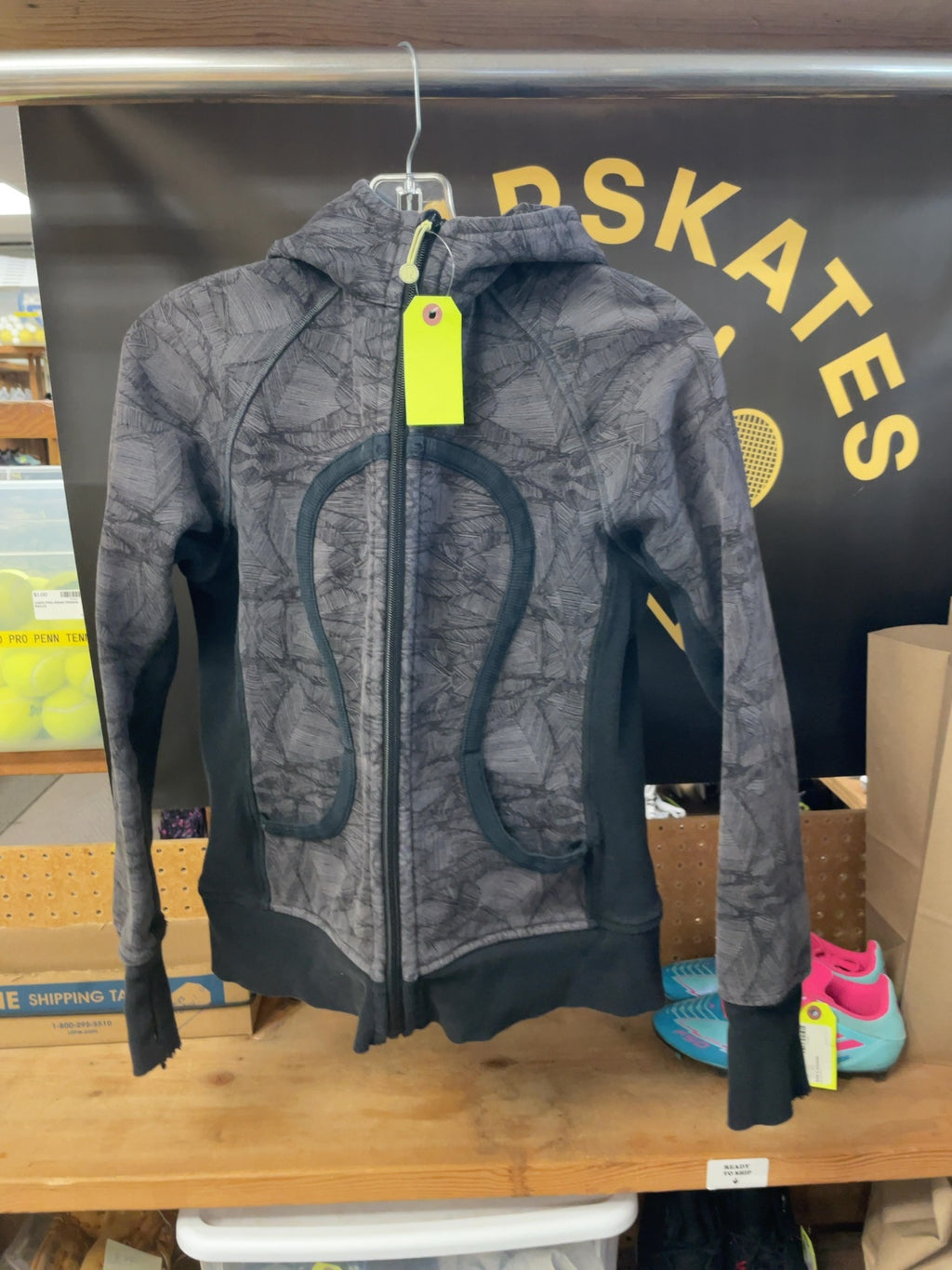 Lululemon Scuba Hoodie Size 8 Grey/Black Patterned Jacket