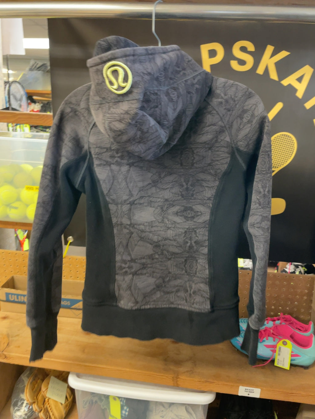 Lululemon Scuba Hoodie Size 8 Grey/Black Patterned Jacket