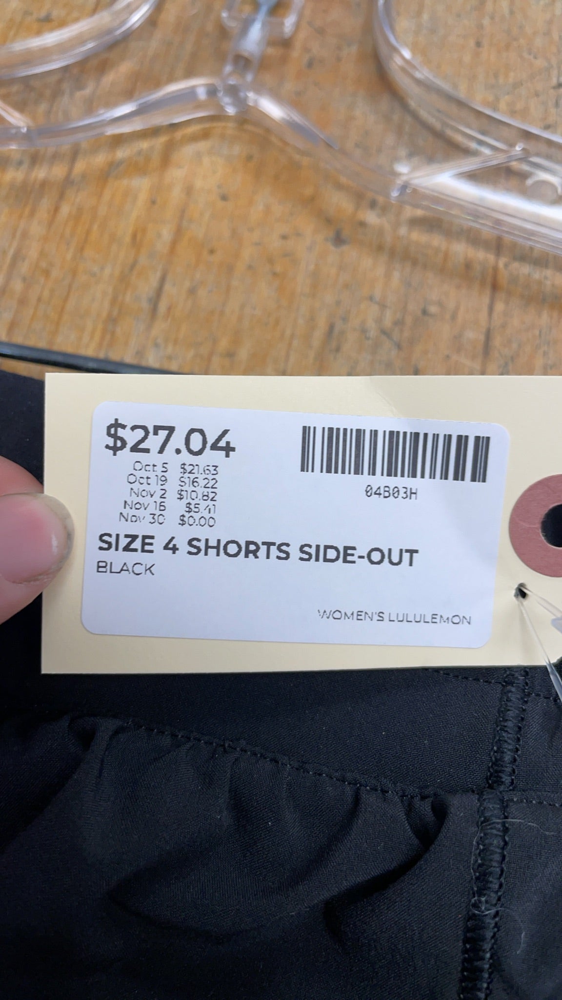 Lululemon Side-Out Size 4 Black Volleyball Shorts