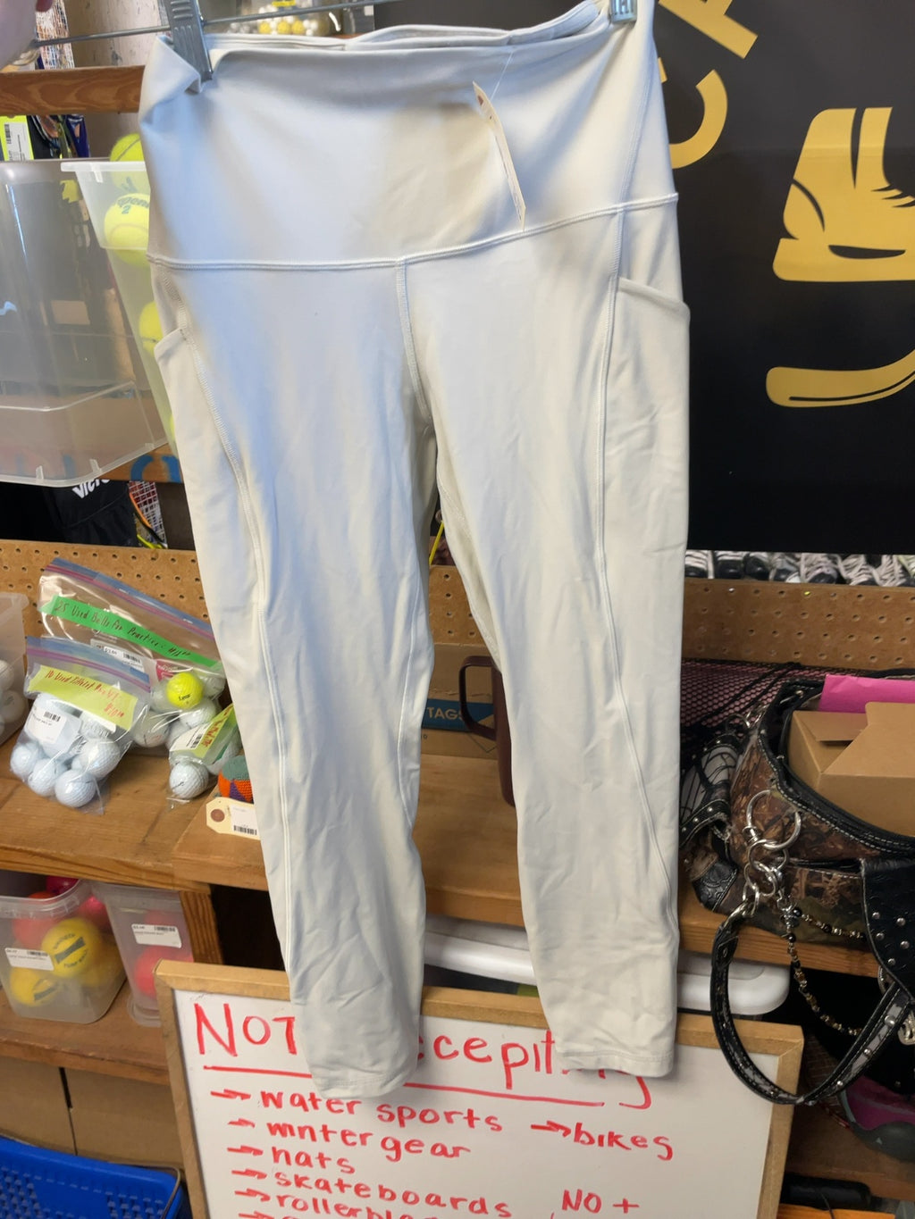 Lululemon Size 8 White Leggings