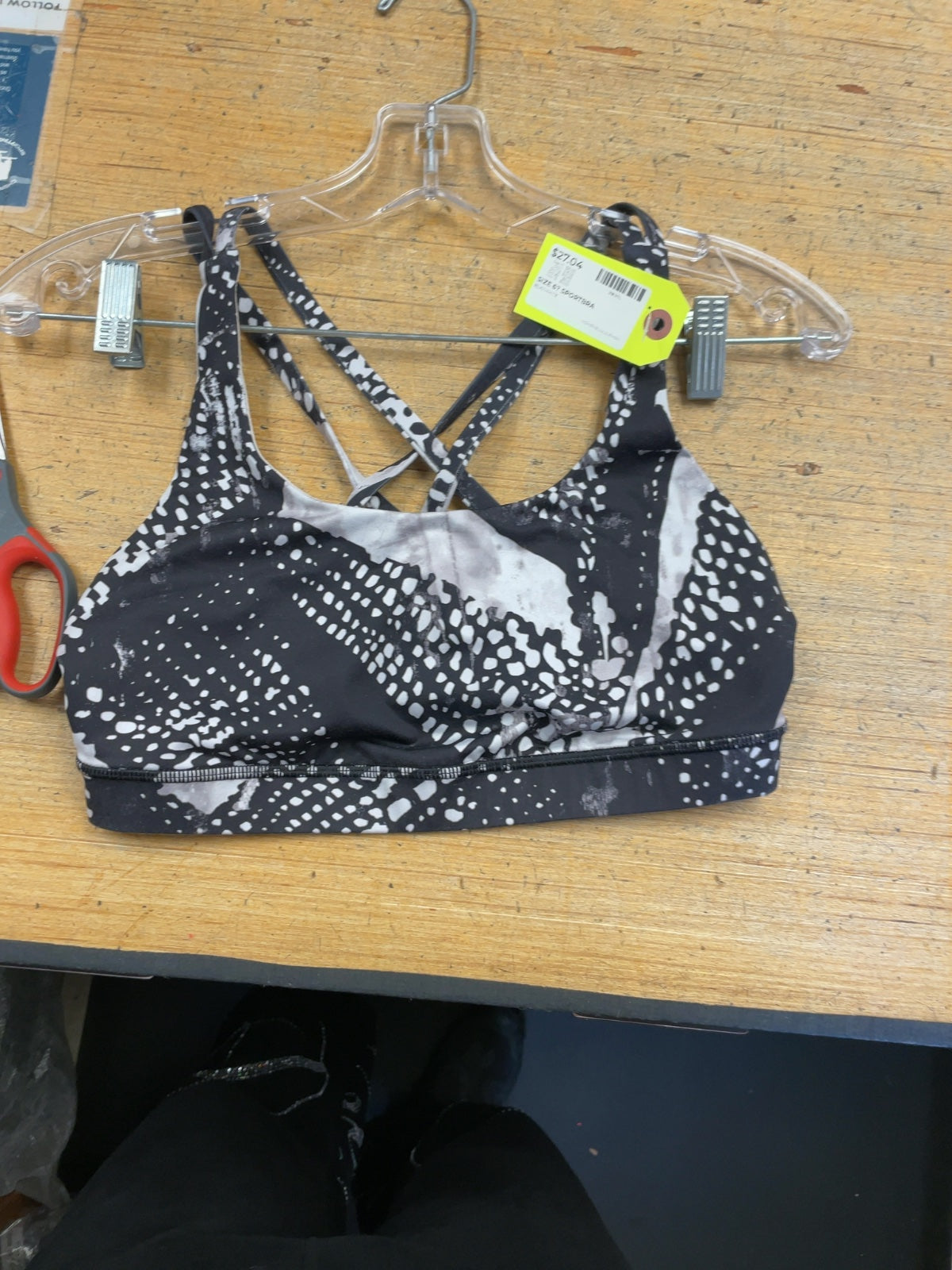 Lululemon Sport Bra Size 6 Black/White Patterned