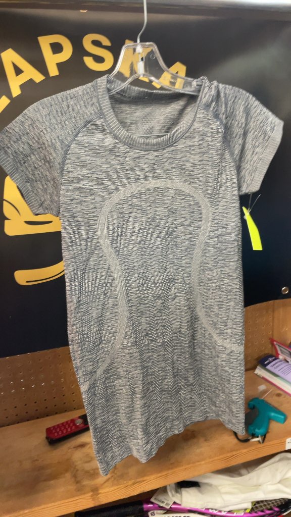 Lululemon Swiftly Tech Short Sleeve Shirt - Grey - Size 6