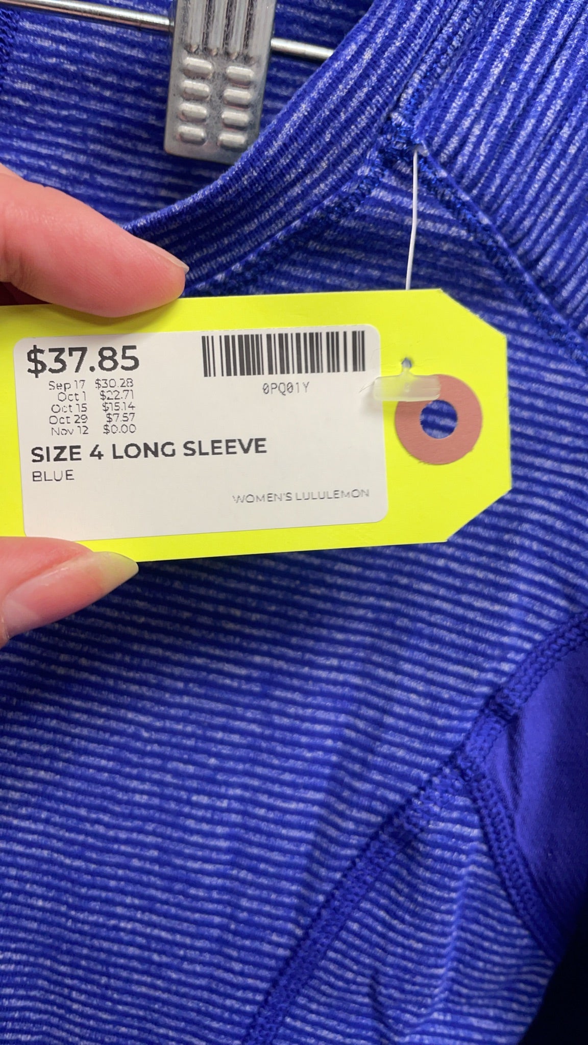 Lululemon Swiftly Tech Size 4 Long Sleeve Blue