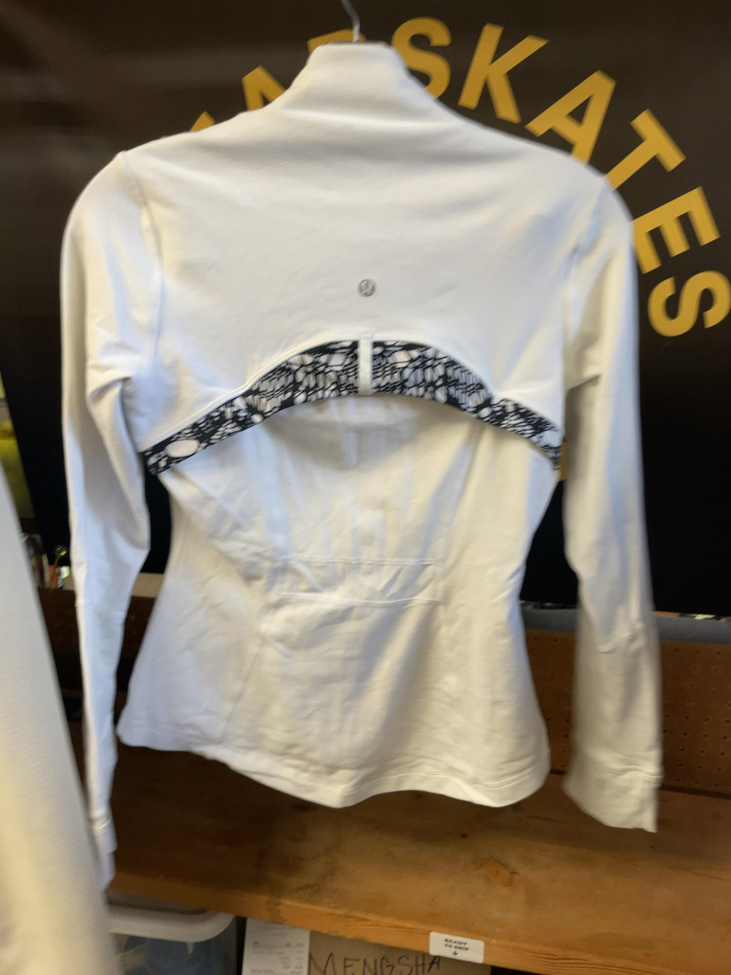 Lululemon White Patterned Zip-Up Jacket - Size 6