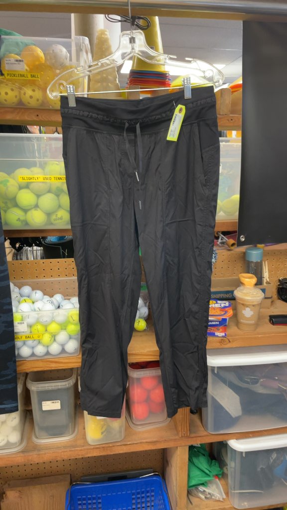 Lululemon Women's Black Pants Size 8