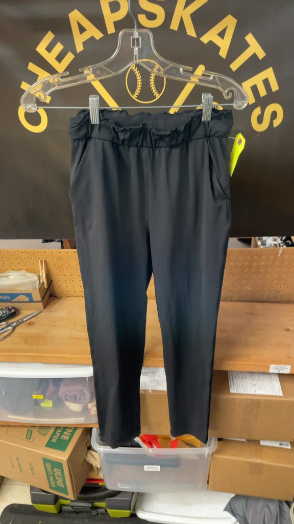 Lululemon Women's Black Ruffled Waist Pants - Size 4