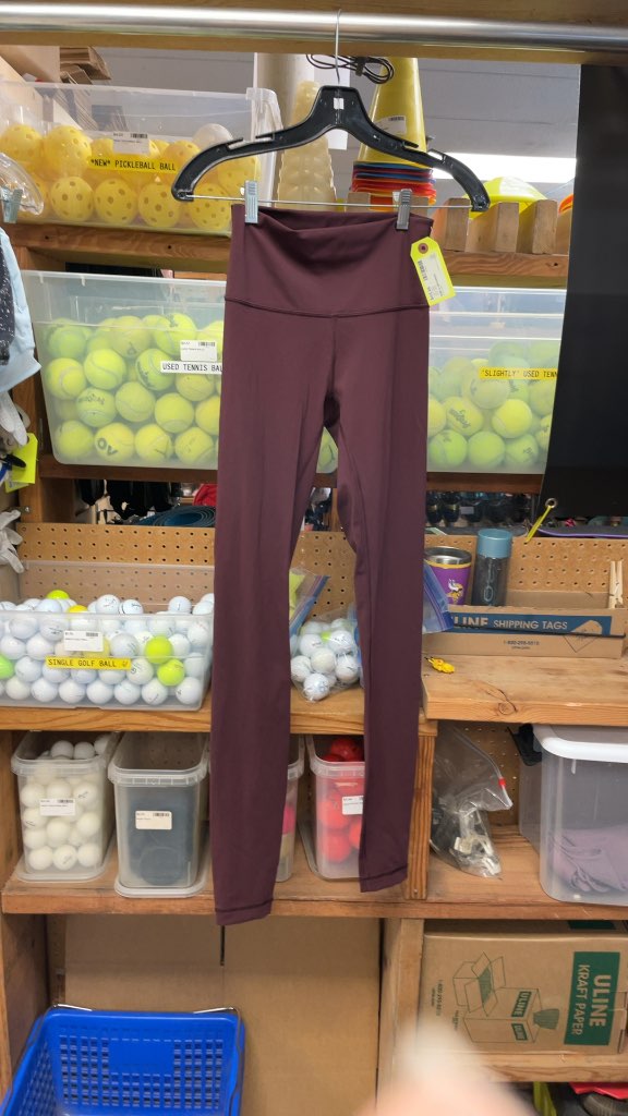 Lululemon Women's Burgundy Leggings - Size 4