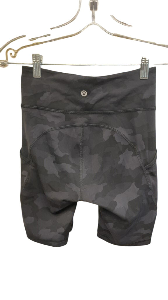 Lululemon Women's Fast and Free High-Rise Shorts - Grey Camo - Size 4