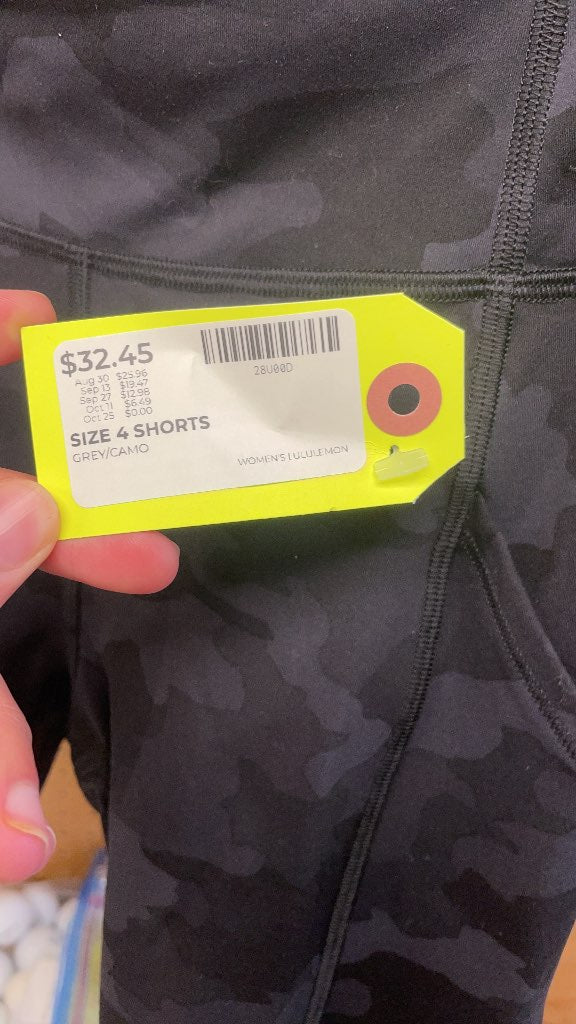 Lululemon Women's Fast and Free High-Rise Shorts - Grey Camo - Size 4