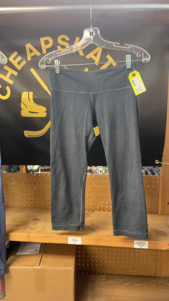 Lululemon Women's Grey Cropped Yoga Pants
