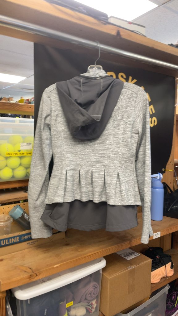 Lululemon Women's Grey Pleated Back Hooded Jacket