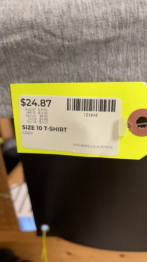 Lululemon Women's Grey V-Neck T-Shirt