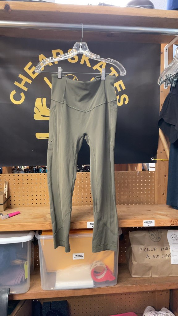 Lululemon Women's Leggings with Pockets