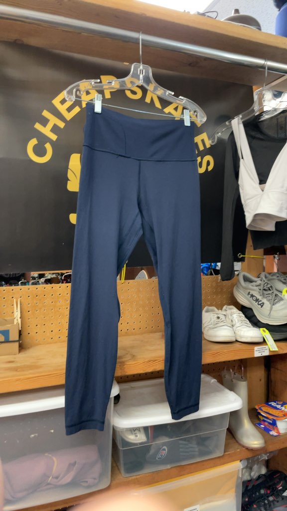 Lululemon Women's Navy Leggings - Size 8