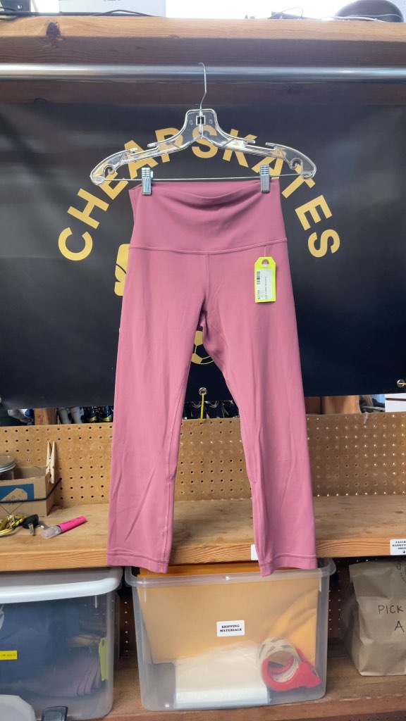 Lululemon Women's Pink Capri Leggings - Size 6