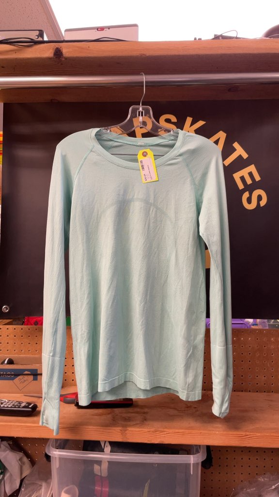 Lululemon Women's Size 10 Long Sleeve Athletic Top - Blue