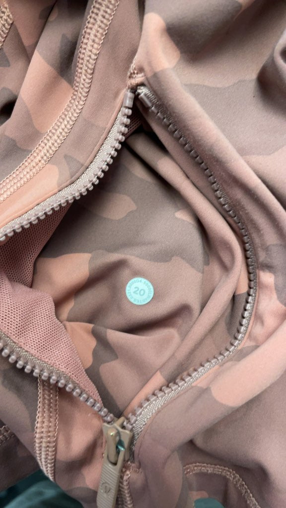 Lululemon Women's Size 20 Red Camo Zip-Up Jacket