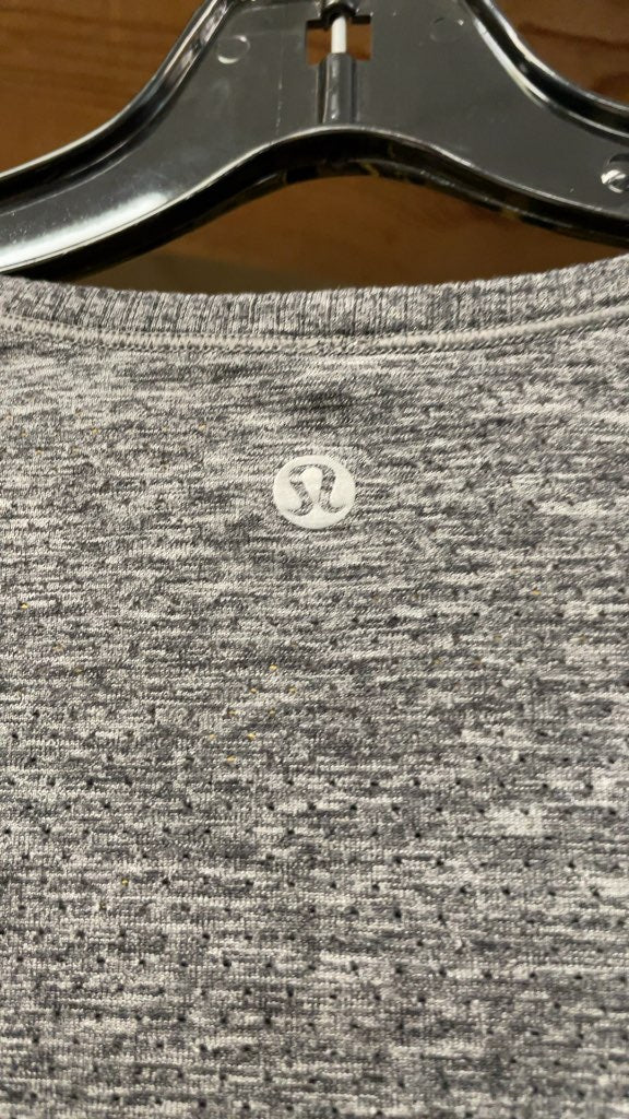 Lululemon Women's Size 4 Grey Long Sleeve Shirt