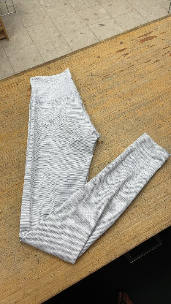 Lululemon Women's Size 4 Grey Striped Leggings