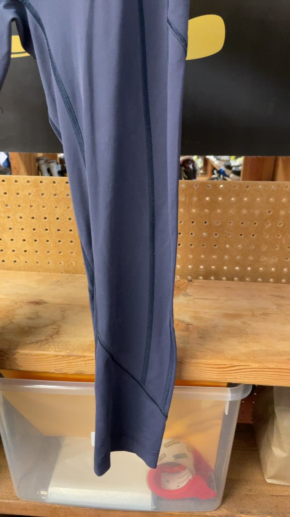 Lululemon Women's Size 4 Leggings with Pockets - Purple