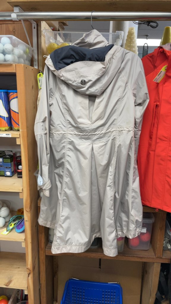 Lululemon Women's Size 6 Cream Hooded Jacket