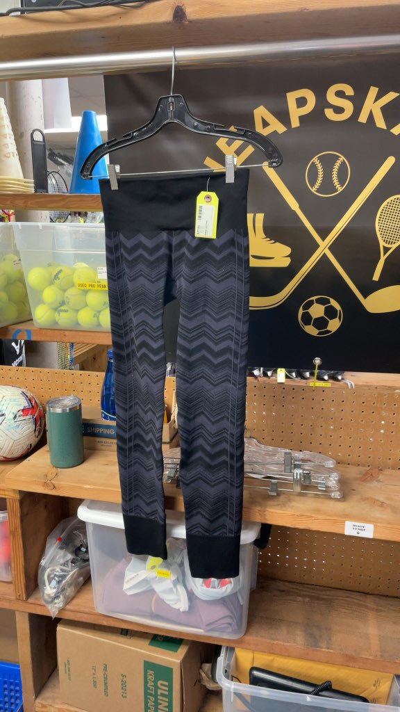 Lululemon Women's Size 8 Purple Chevron Leggings