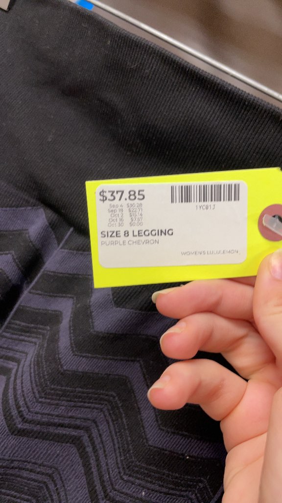 Lululemon Women's Size 8 Purple Chevron Leggings