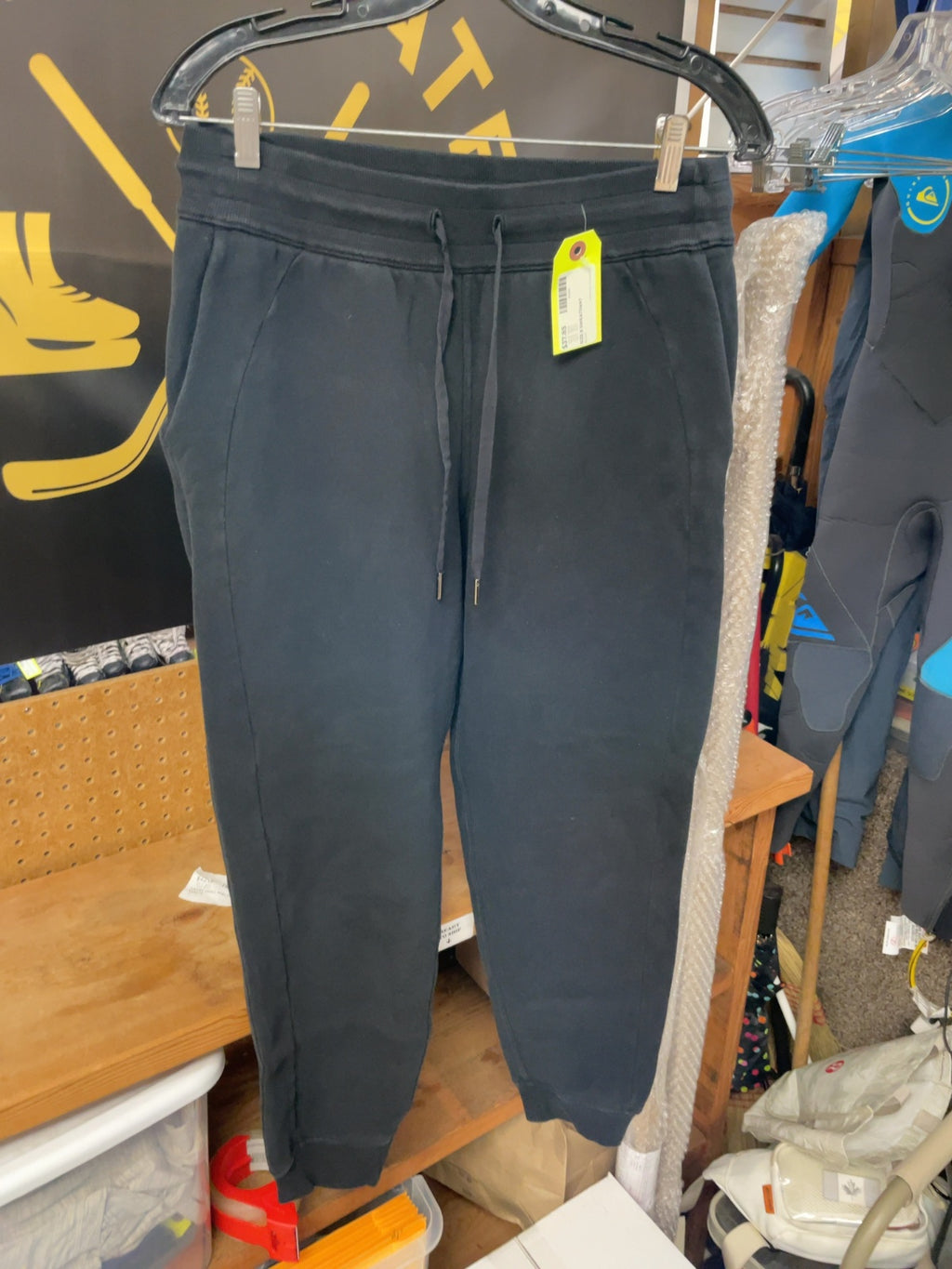 Lululemon Women's Sweatpants - Black - Size 8
