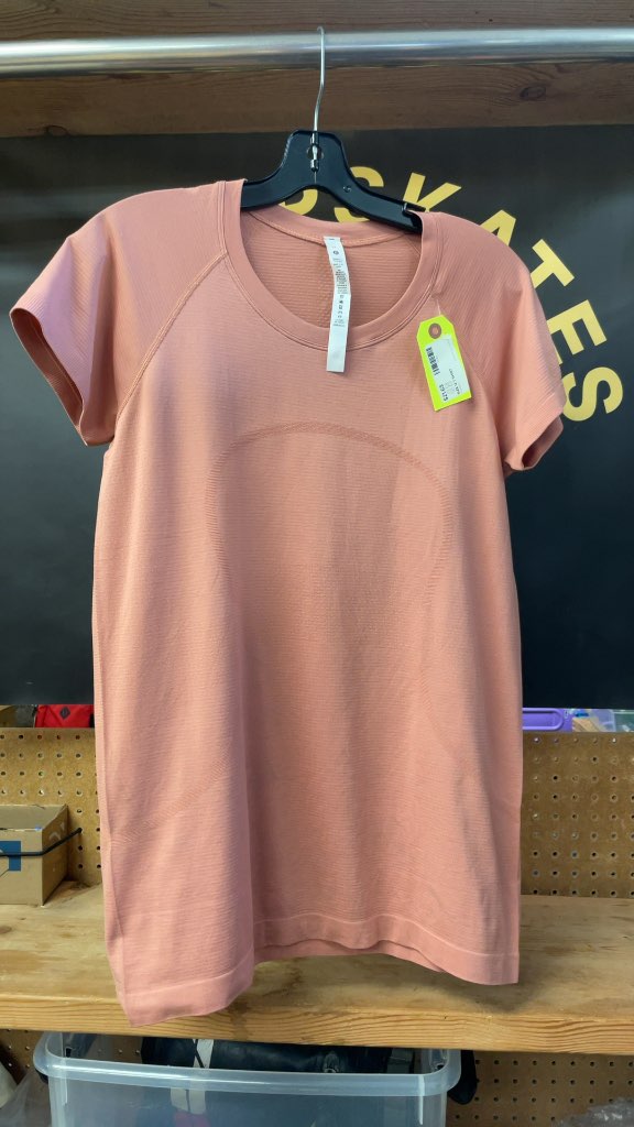 Lululemon Women's Swiftly Tech Short Sleeve T-Shirt - Size 12 - Orange