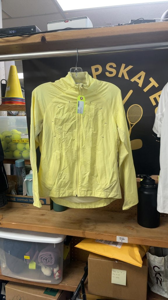 Lululemon Women's Yellow Lightweight Jacket - Size 4