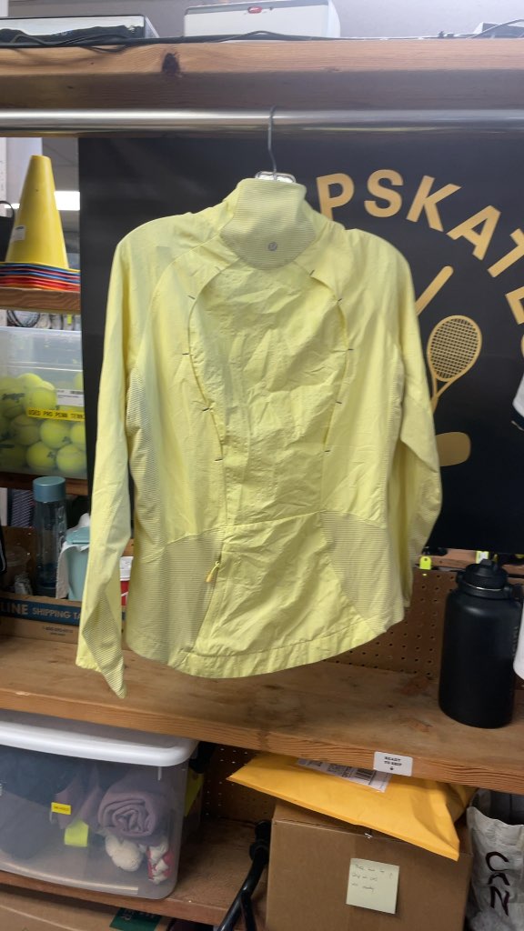 Lululemon Women's Yellow Lightweight Jacket - Size 4
