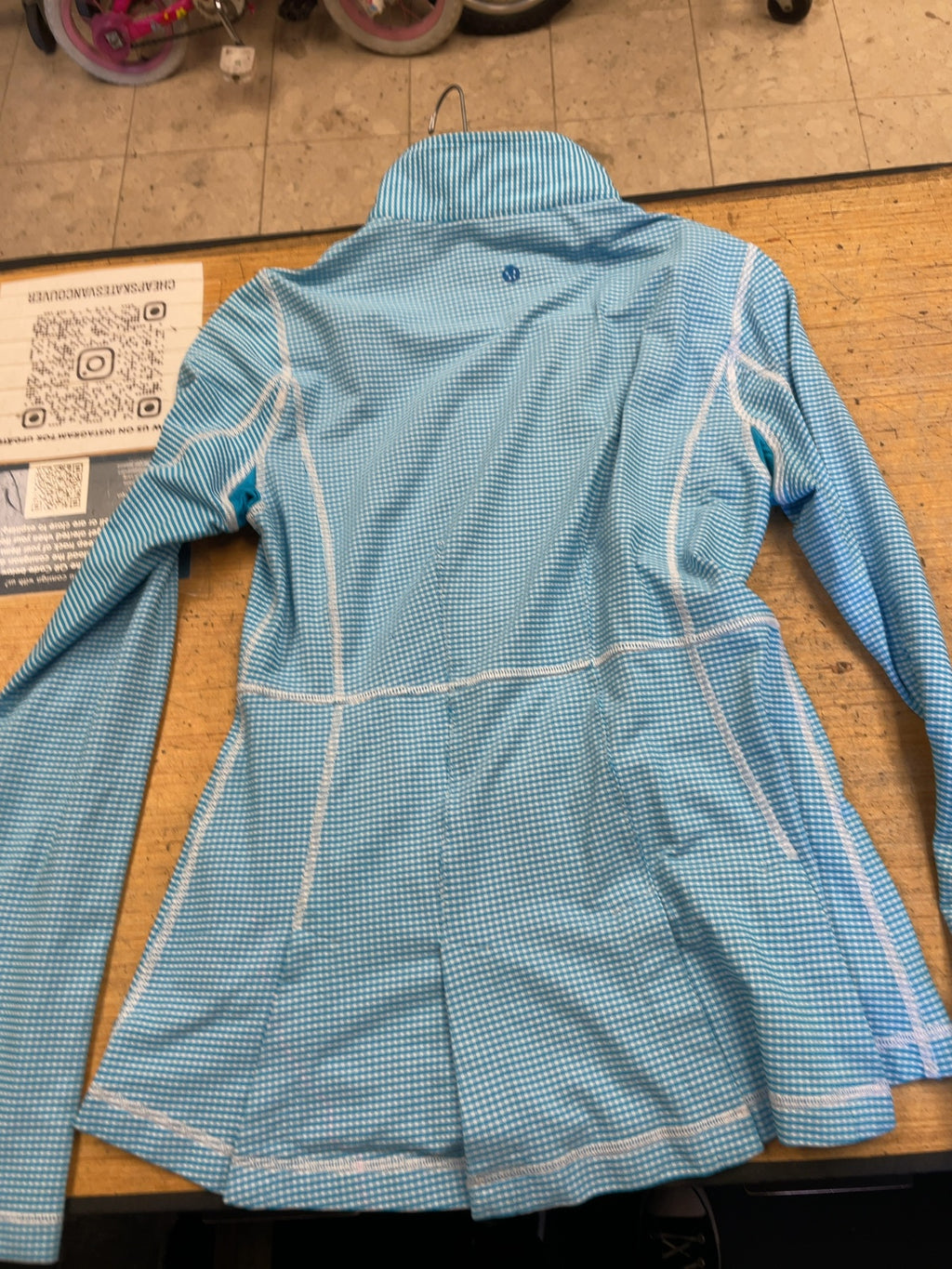 Lululemon Zip-Up Jacket Size 6 Blue Striped