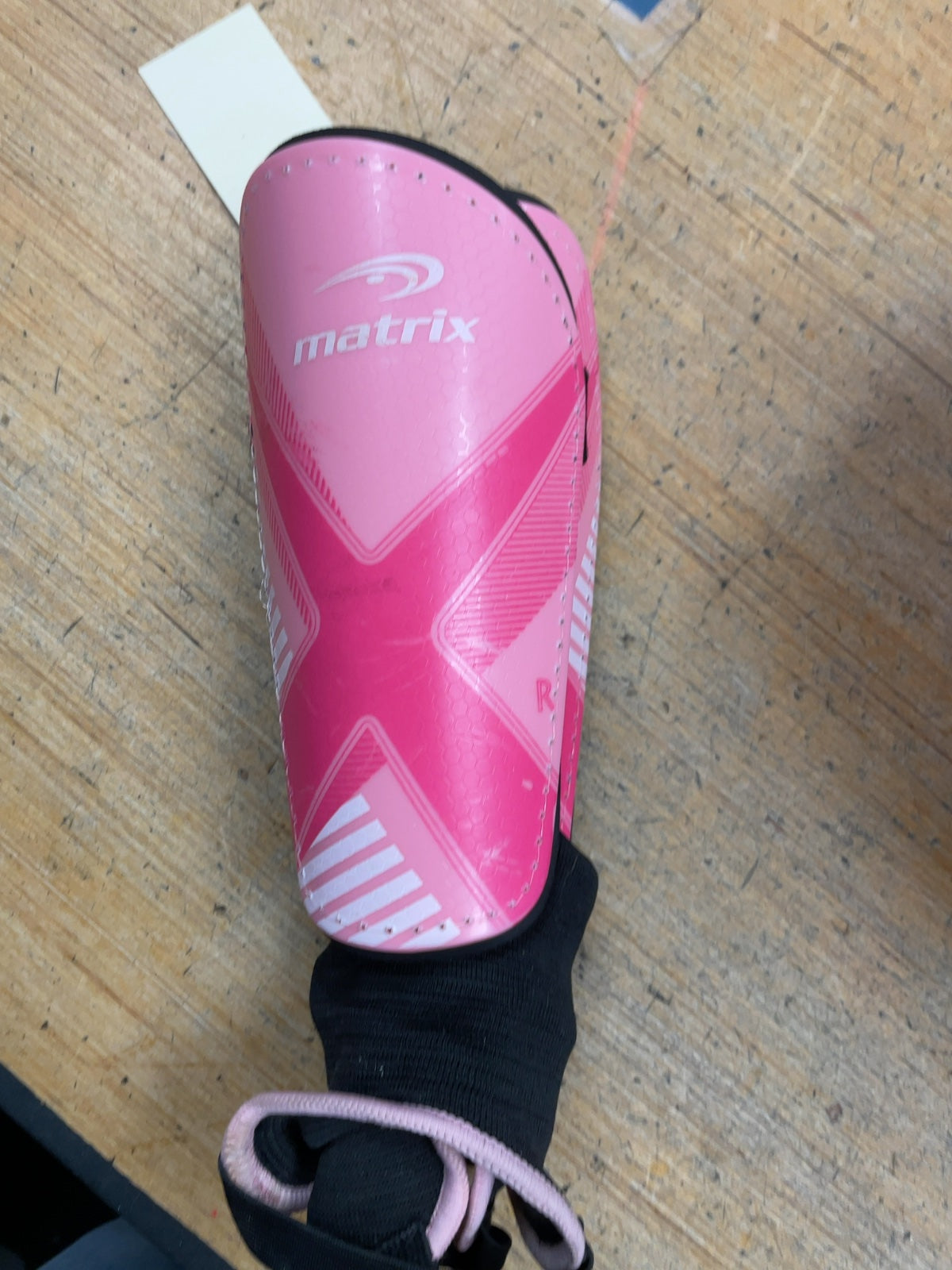 Matrix Junior Shin Guards Size M Pink