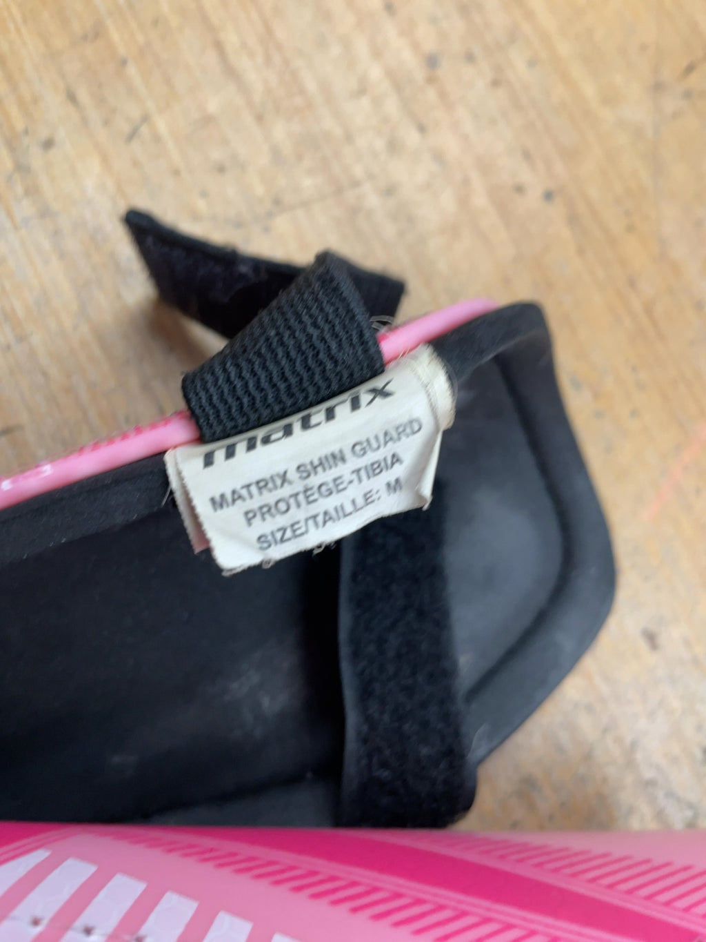 Matrix Junior Shin Guards Size M Pink
