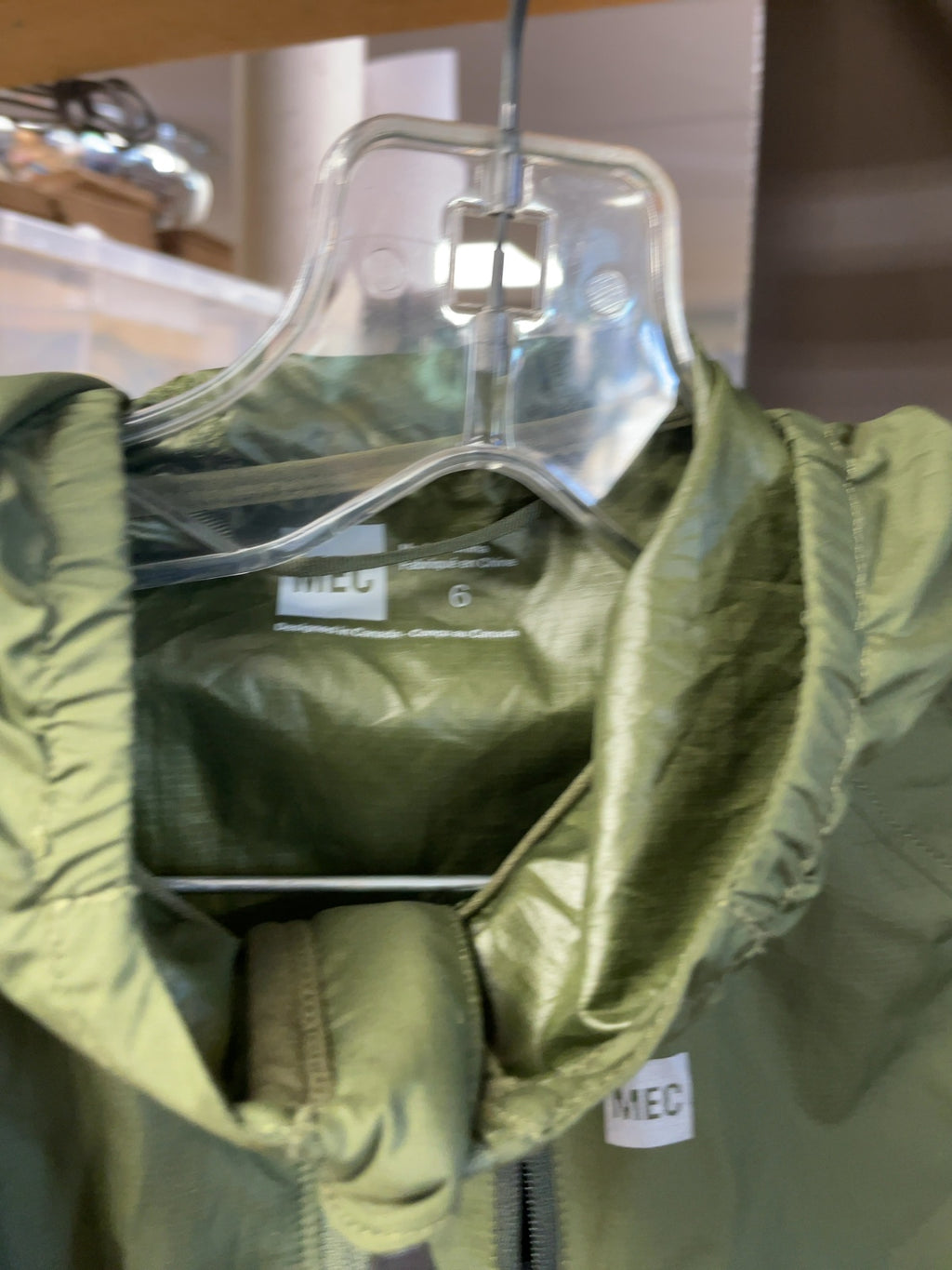 MEC Rain Jacket Size 6 Green