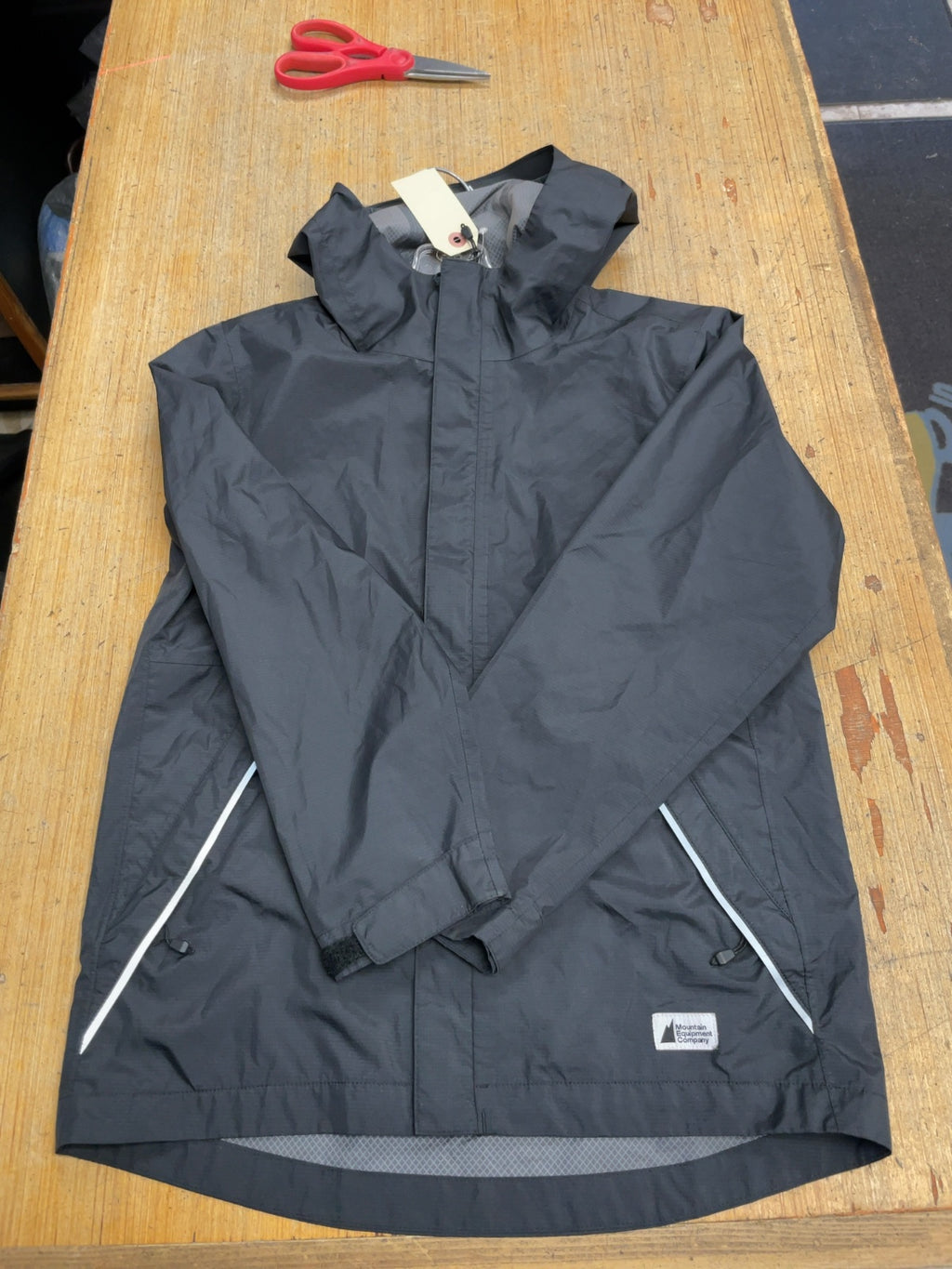 MEC Rain Jacket Size JR 10 Black