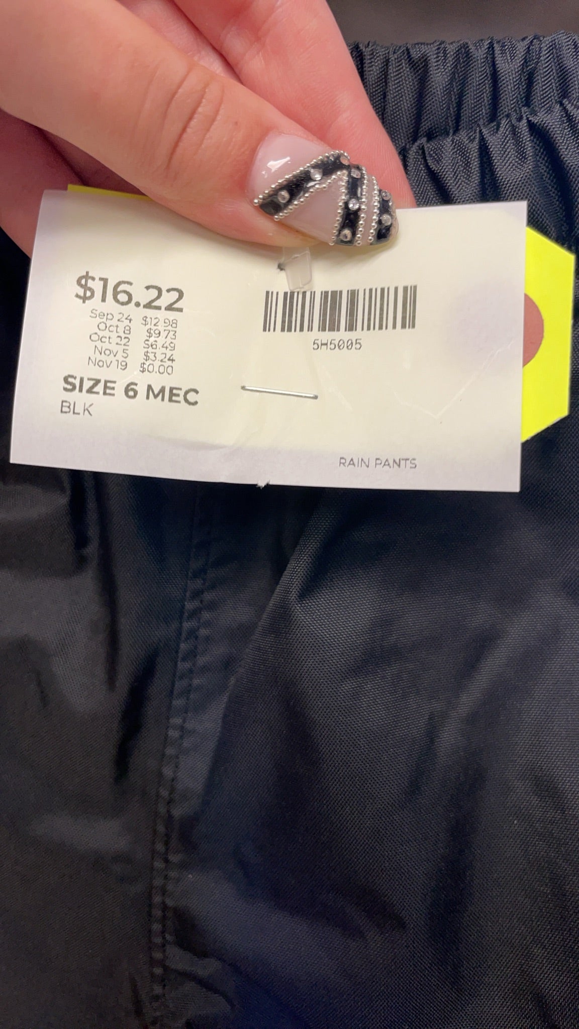 MEC Rain Pants Size 6 Black