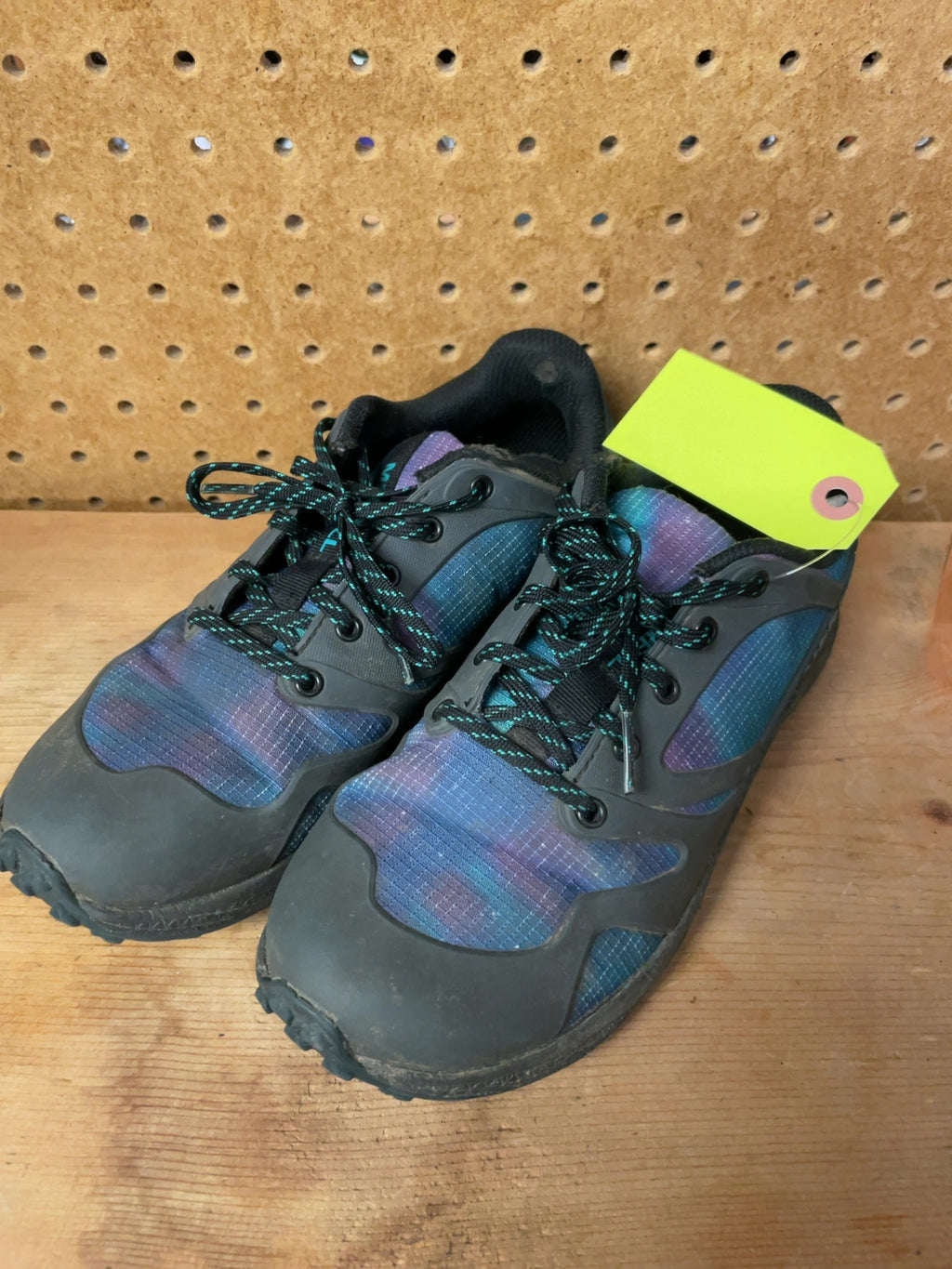 Merrell Hiking Shoes Size 4 Iridescent Pattern