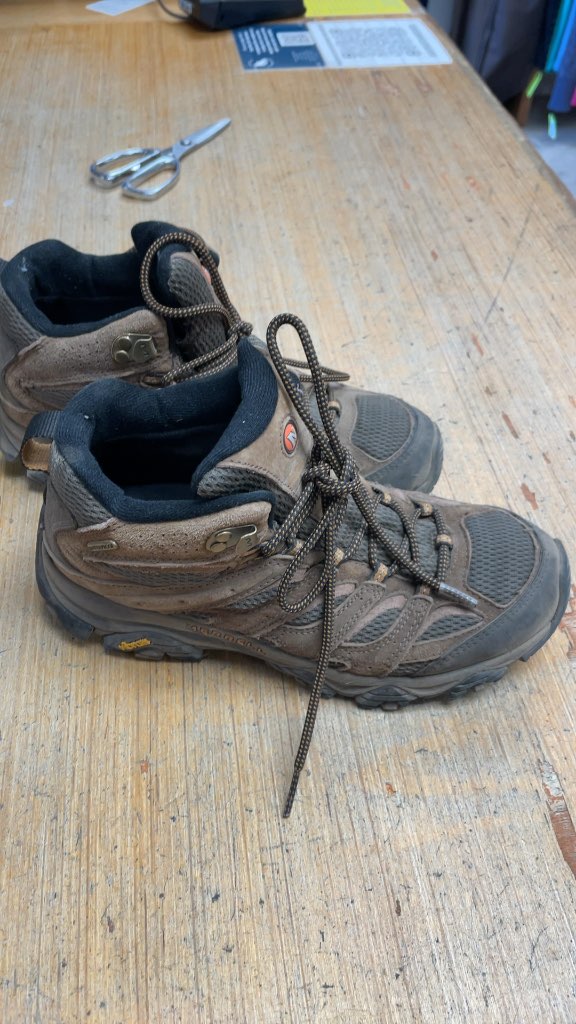 Merrell Men's Hiking Boots - Size 7