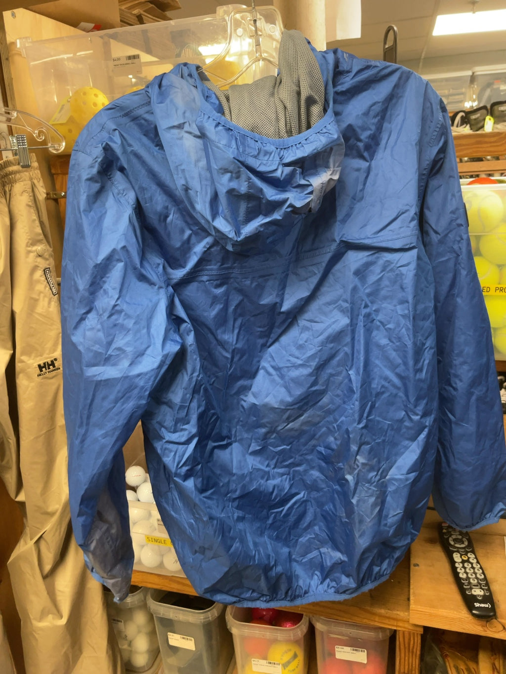 Misty Mountain Technical Performance Size L Blue Hooded Windbreaker
