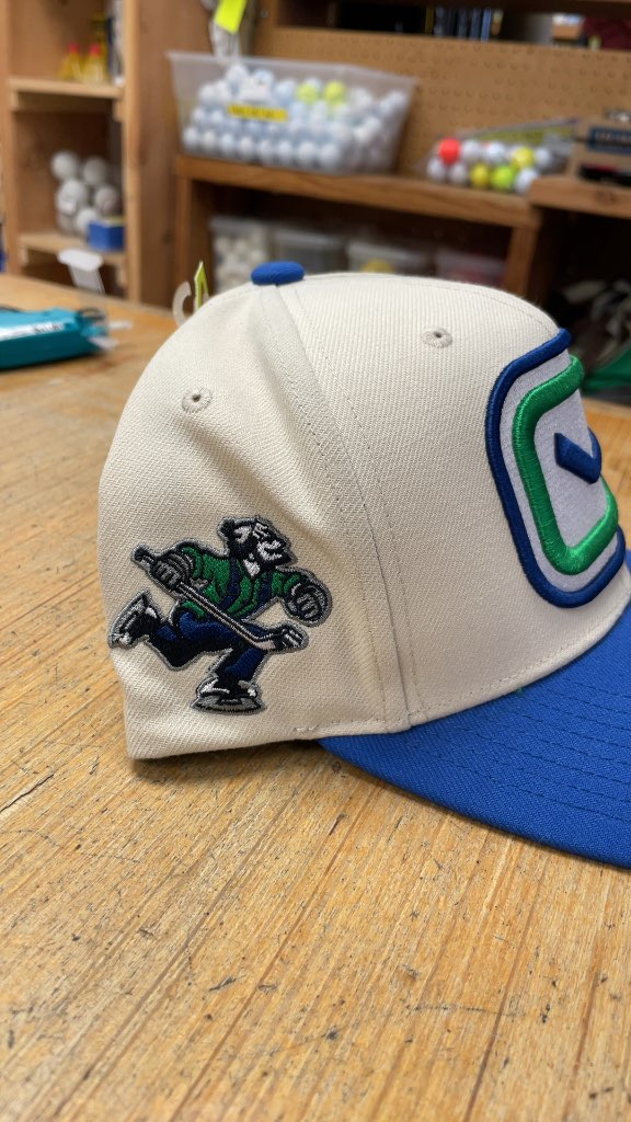 Mitchell & Ness Vancouver Canucks Vintage Snapback Hat